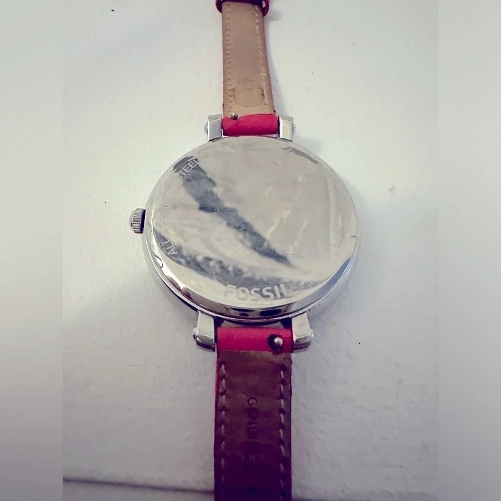 Fossil Brand Hot Pink Watch Adjustable Leather Strap Silver Watch Face Round - Picture 2 of 6
